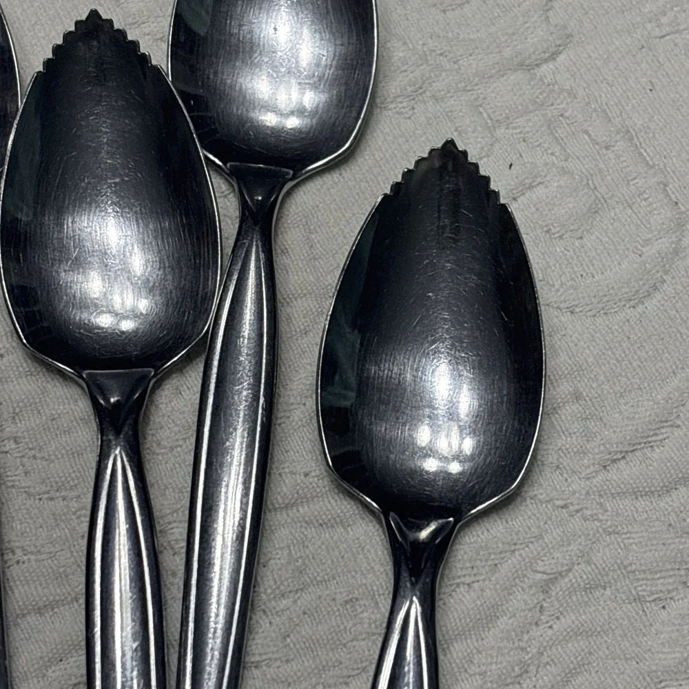 W.M. Rogers Grapefruit Spoons Flatware Set of 8